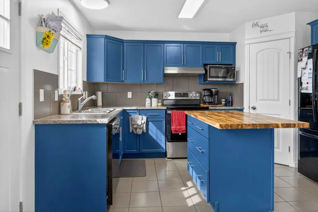 8513 102a Avenue Grande Prairie AB T8X 0K1