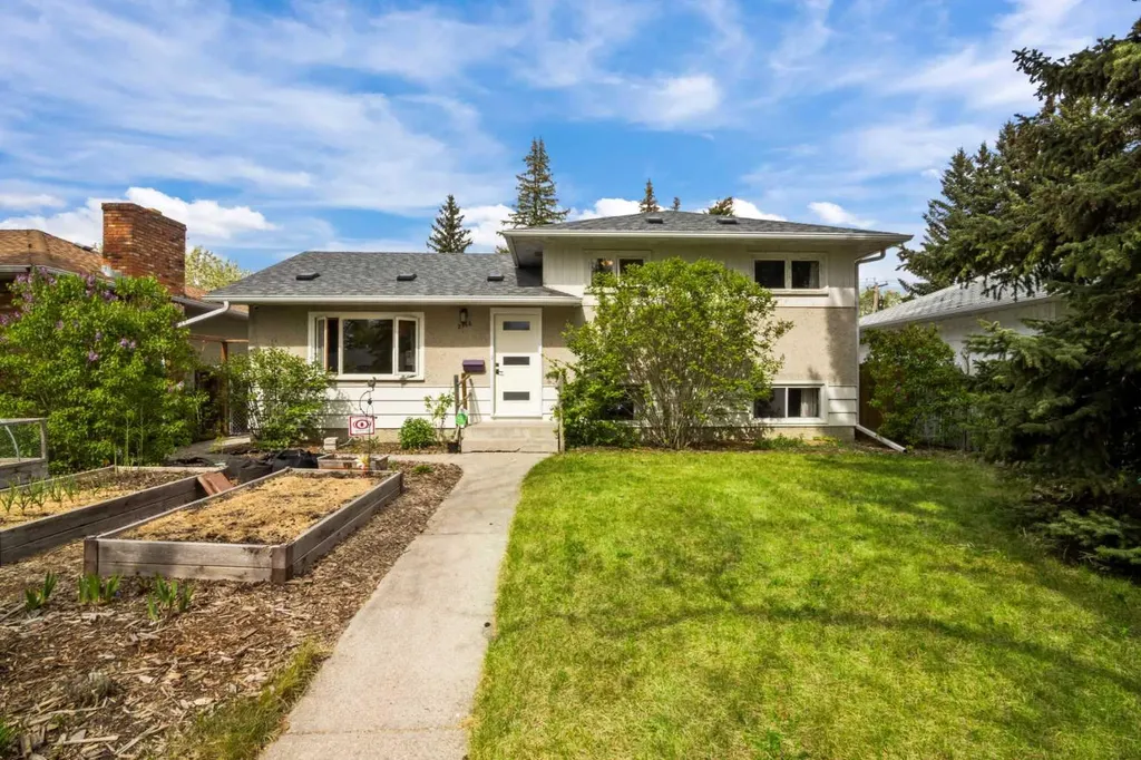 2716 Brecken Road NW Calgary AB T2L 1H3