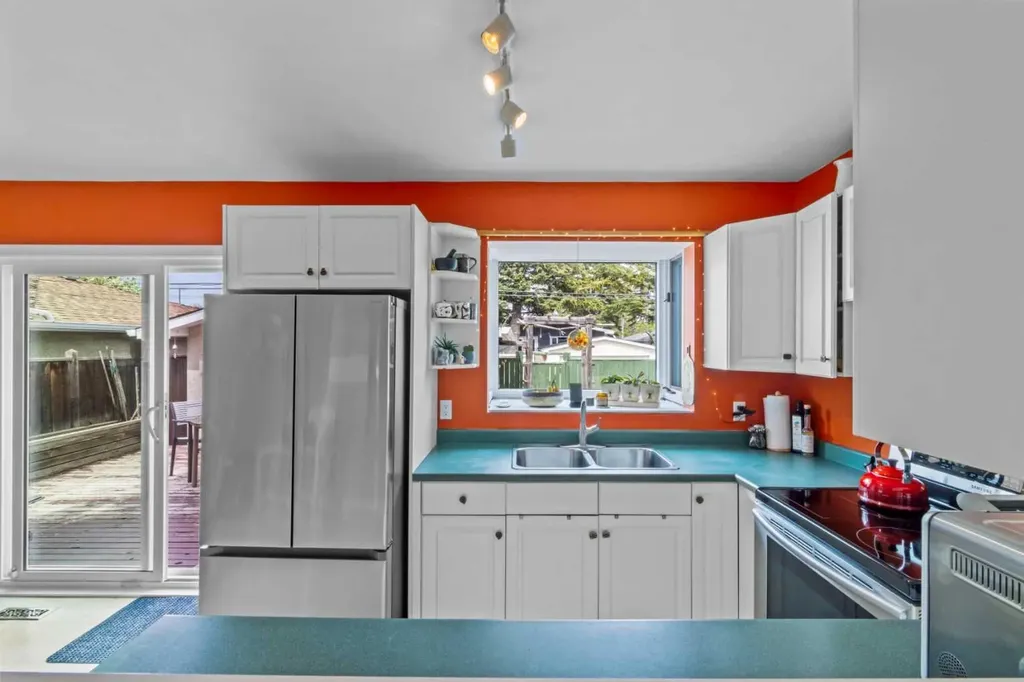 2716 Brecken Road NW Calgary AB T2L 1H3
