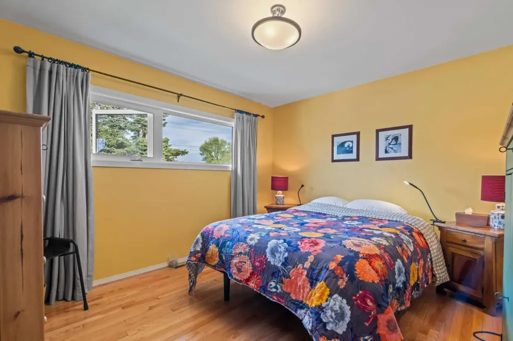 2716 Brecken Road NW Calgary AB T2L 1H3