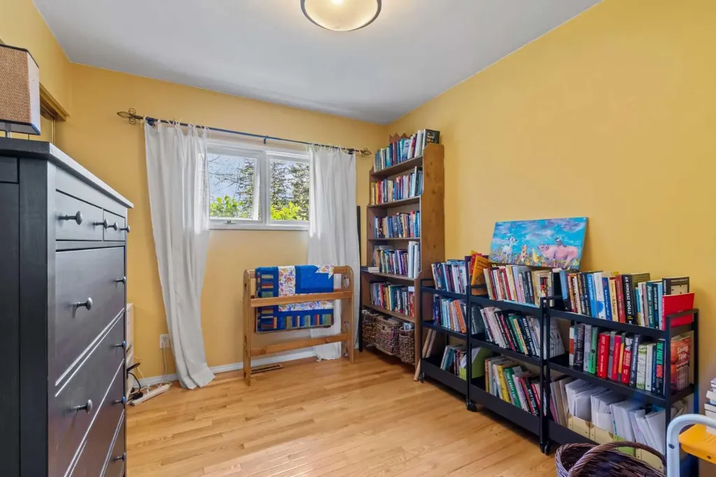 2716 Brecken Road NW Calgary AB T2L 1H3