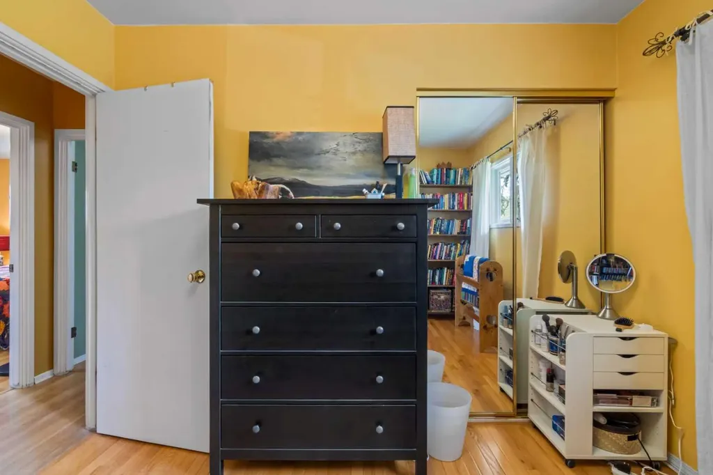 2716 Brecken Road NW Calgary AB T2L 1H3