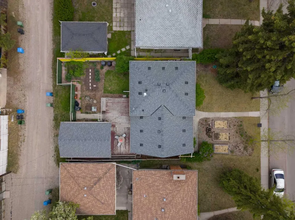 2716 Brecken Road NW Calgary AB T2L 1H3