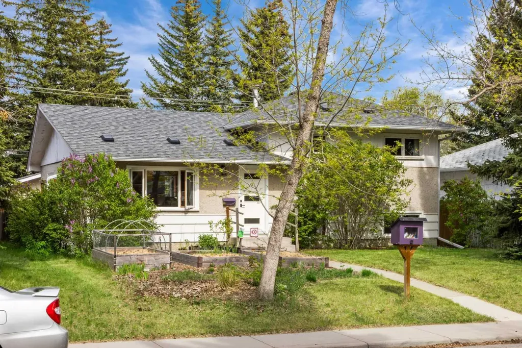 2716 Brecken Road NW Calgary AB T2L 1H3