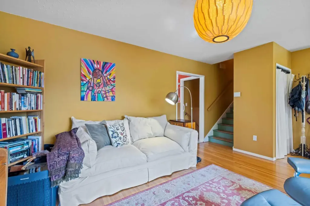 2716 Brecken Road NW Calgary AB T2L 1H3
