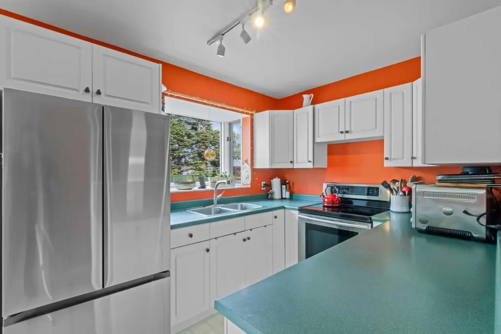 2716 Brecken Road NW Calgary AB T2L 1H3