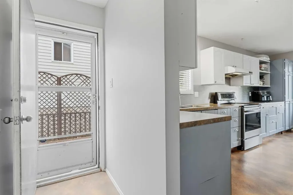 40 Graham Road Whitecourt AB T7S 1B7