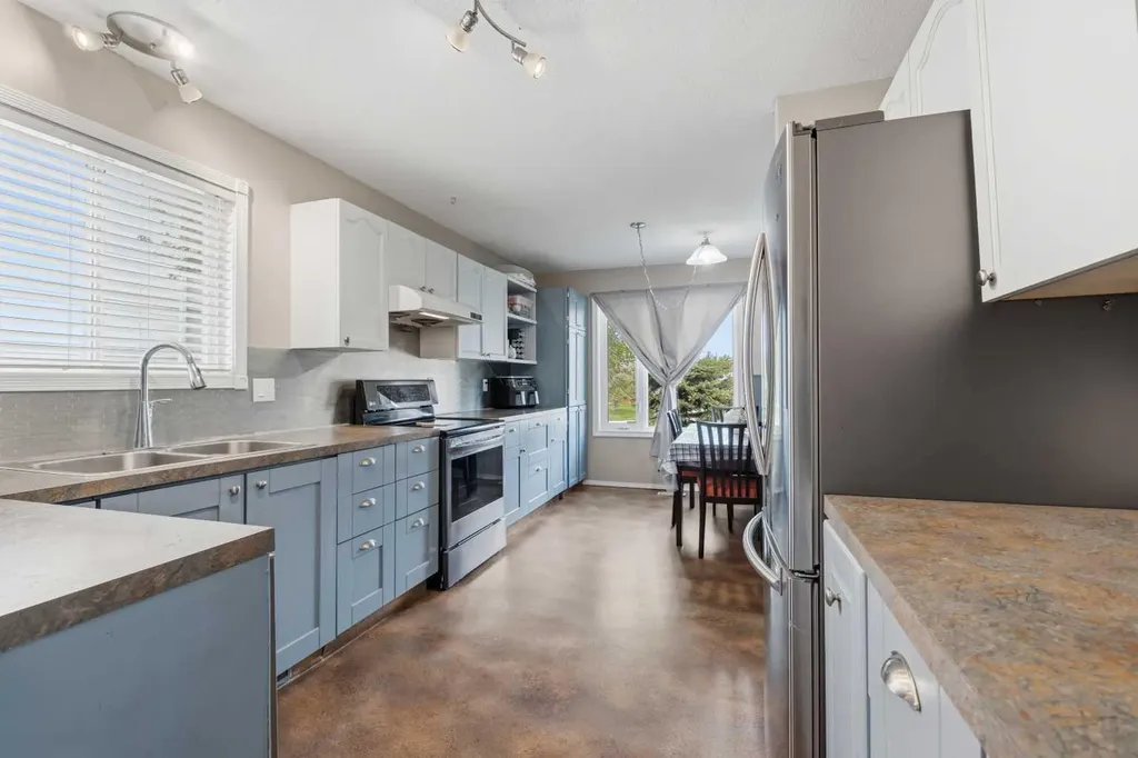 40 Graham Road Whitecourt AB T7S 1B7