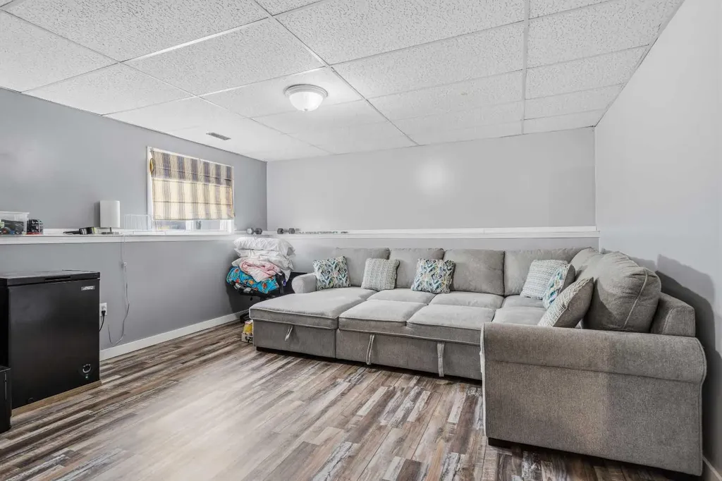 40 Graham Road Whitecourt AB T7S 1B7