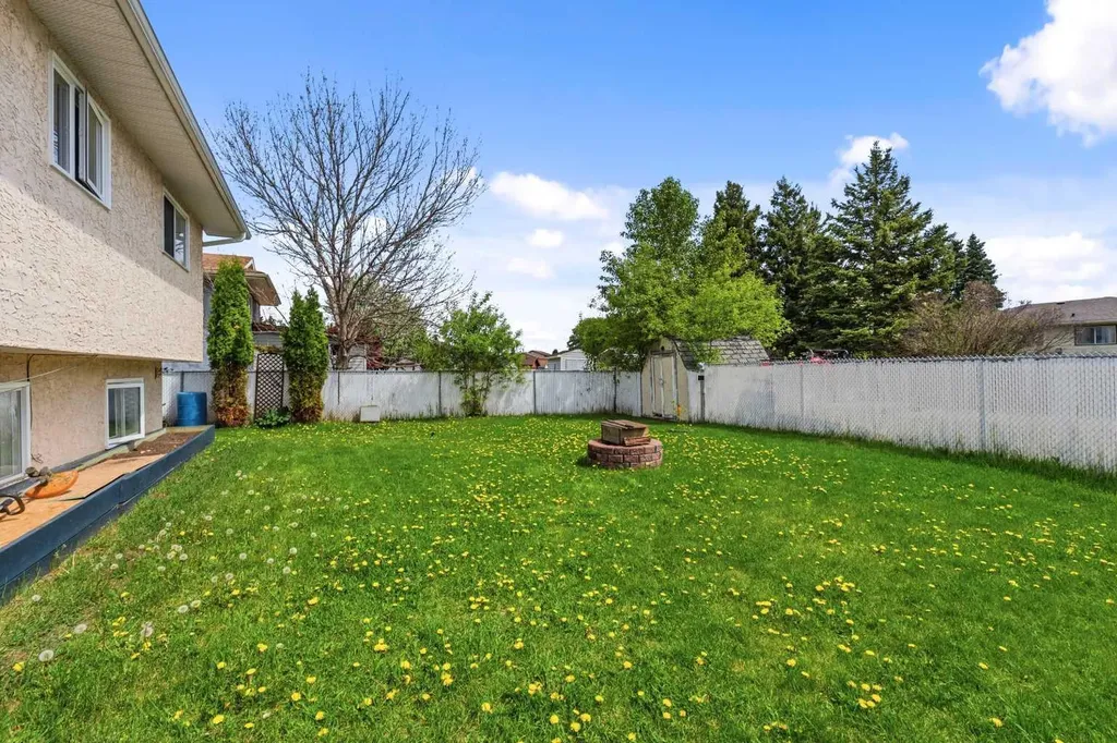 40 Graham Road Whitecourt AB T7S 1B7