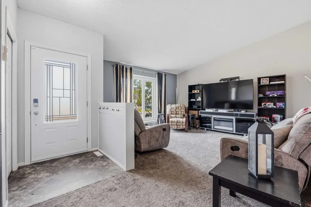 40 Graham Road Whitecourt AB T7S 1B7