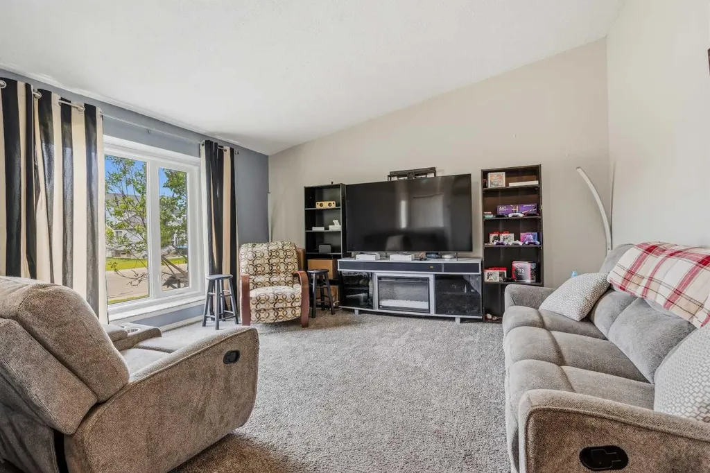 40 Graham Road Whitecourt AB T7S 1B7