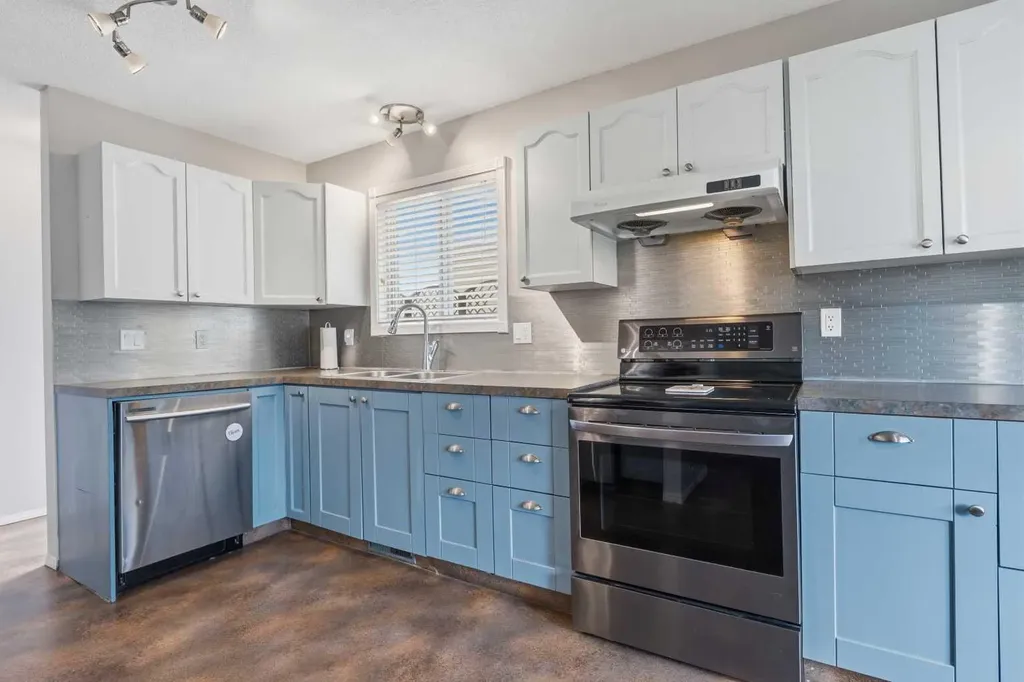 40 Graham Road Whitecourt AB T7S 1B7