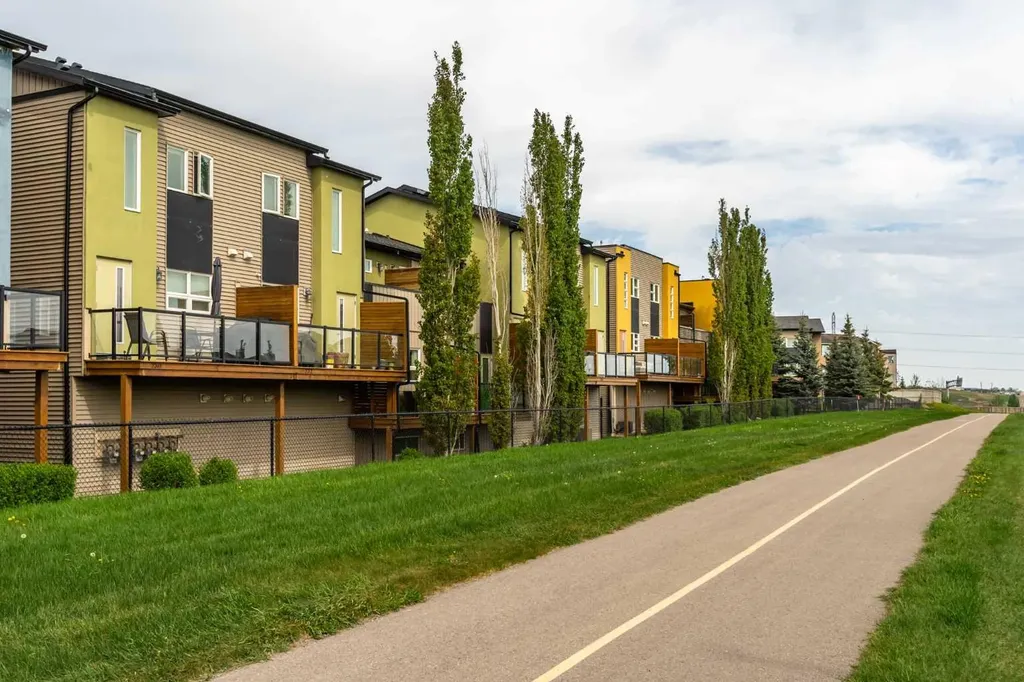 230 Covecreek Circle NE Calgary AB T3K0W6