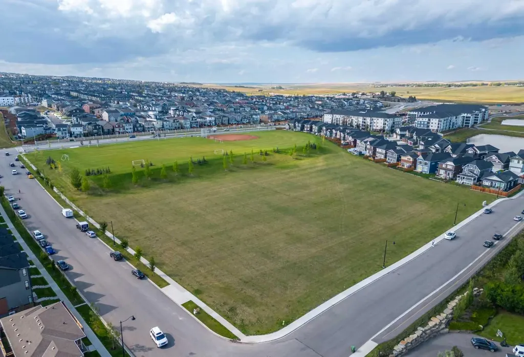 4 Sage Hill Rise NW Calgary AB T3R 2N1