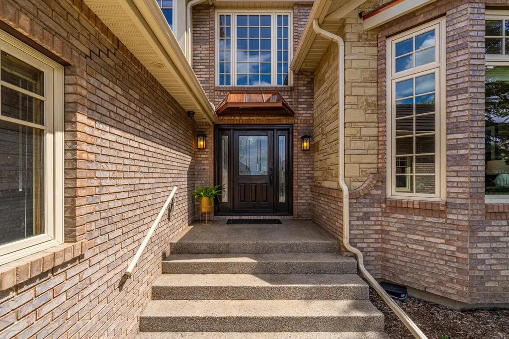 67 Sienna Hills View SW Calgary AB T3H 2Y9