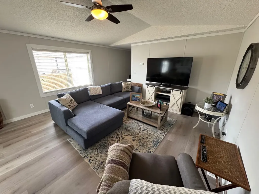 208 Mitchell Drive Fort Mcmurray AB T9K2N1