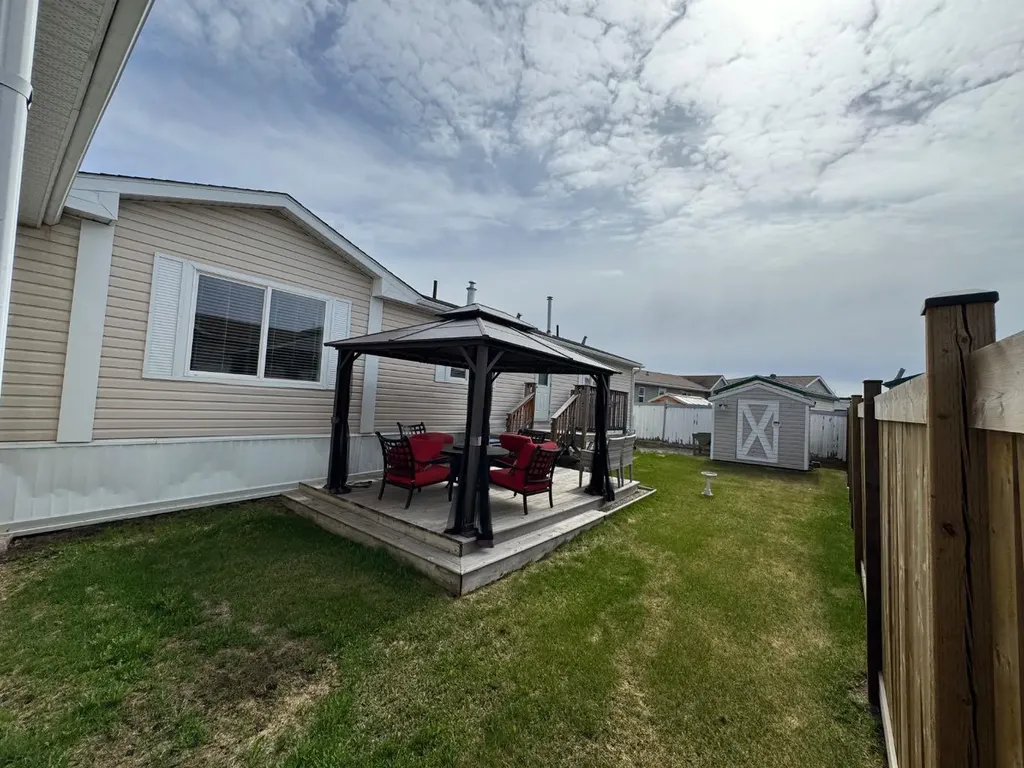 208 Mitchell Drive Fort Mcmurray AB T9K2N1