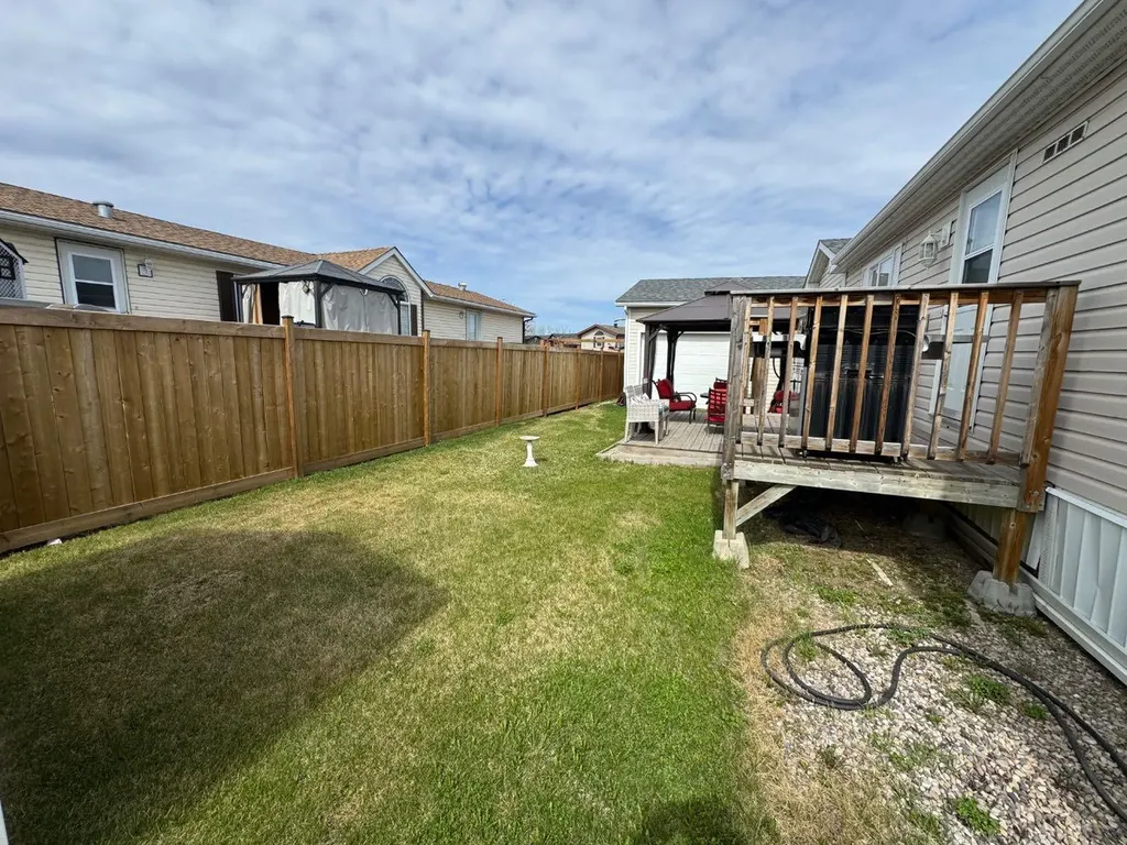 208 Mitchell Drive Fort Mcmurray AB T9K2N1