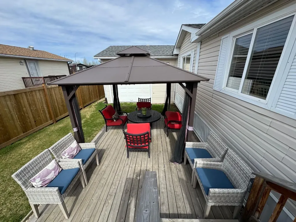 208 Mitchell Drive Fort Mcmurray AB T9K2N1