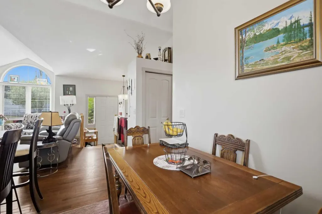 16 Peterson Way Sylvan Lake AB T4S 1W8