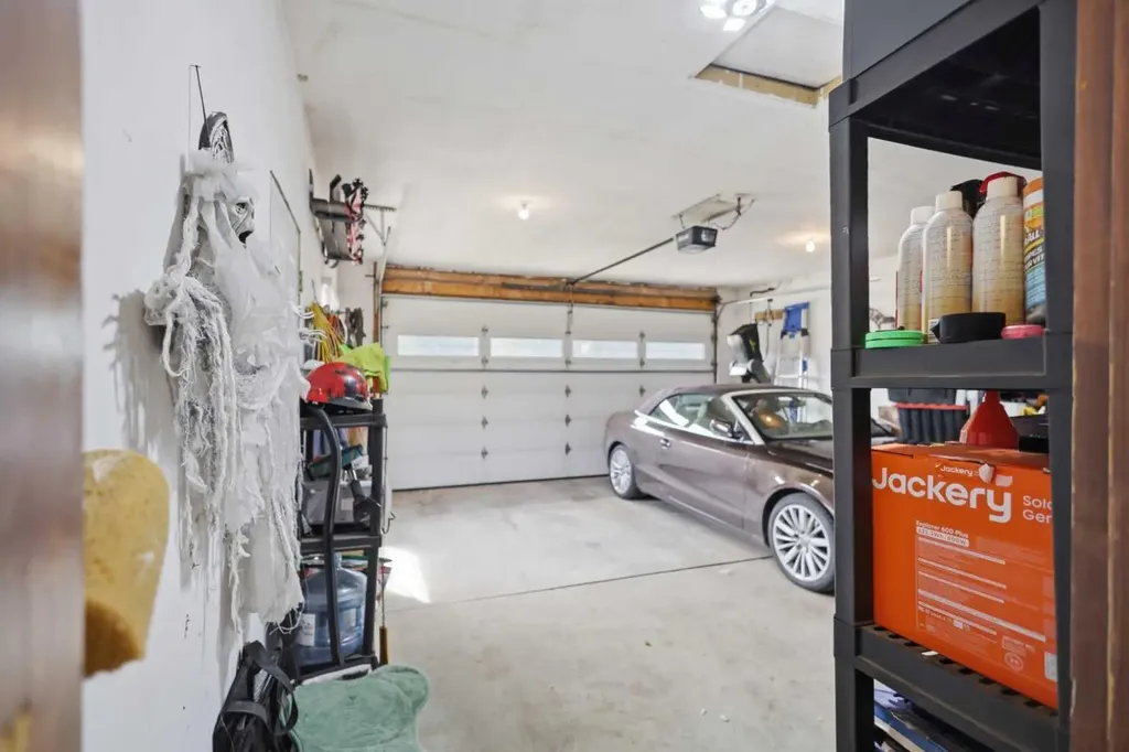 16 Peterson Way Sylvan Lake AB T4S 1W8