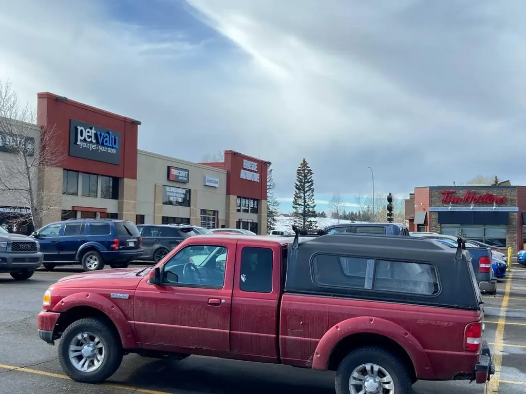 11440 Braeside Drive SW Calgary AB T2W 3N4
