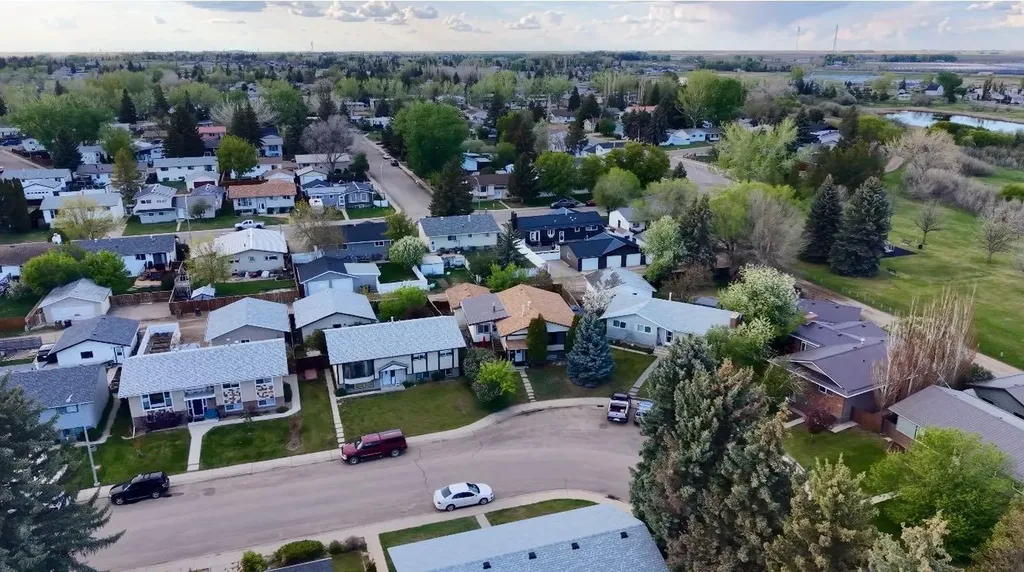 116 Mcnab Park Street E Brooks AB T1R0K6