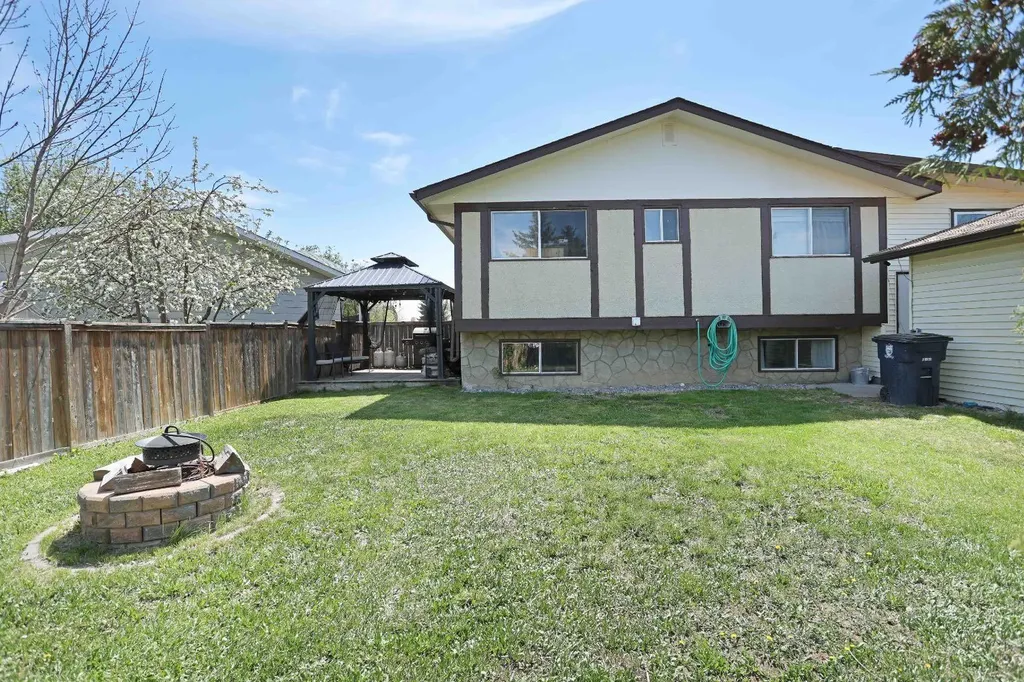 116 Mcnab Park Street E Brooks AB T1R0K6