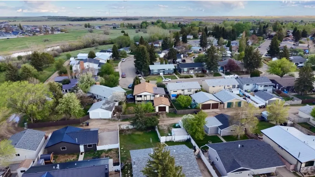 116 Mcnab Park Street E Brooks AB T1R0K6