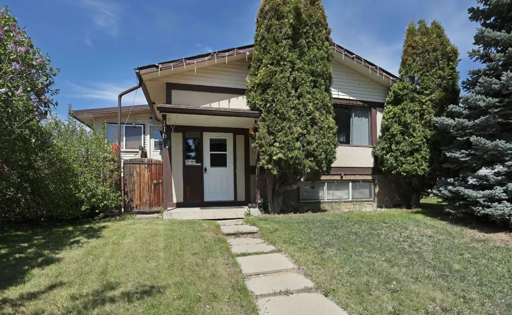 116 Mcnab Park Street E Brooks AB T1R0K6