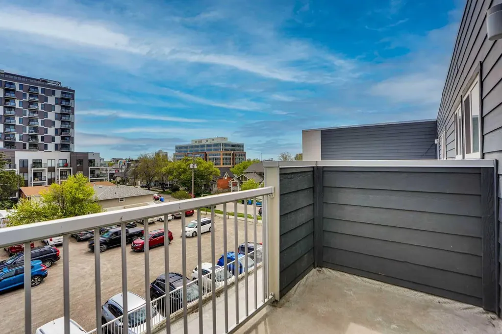 431 1 Avenue NE Calgary AB T2E 0B3