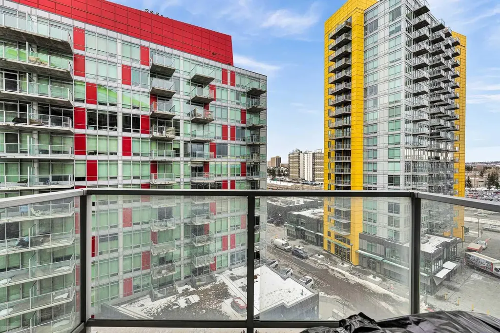 30 Brentwood Common NW Calgary AB T2L 2L8