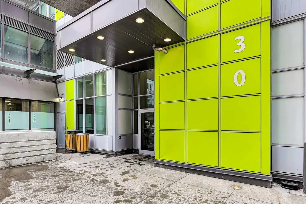 30 Brentwood Common NW Calgary AB T2L 2L8