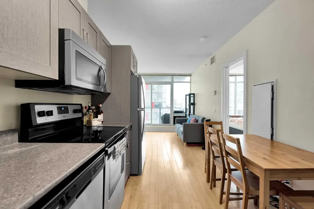 30 Brentwood Common NW Calgary AB T2L 2L8