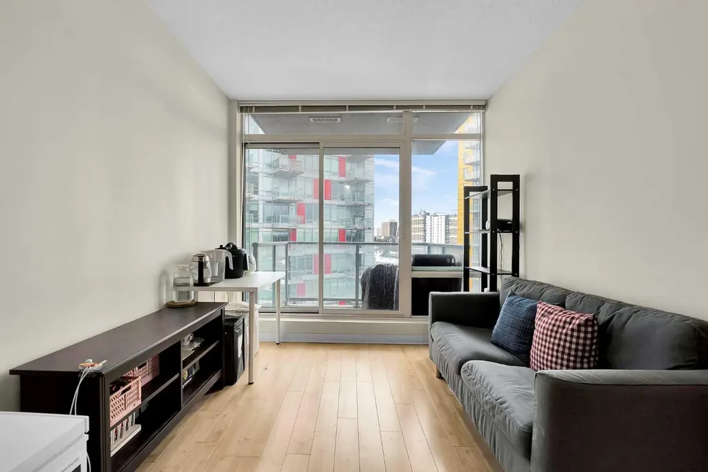 30 Brentwood Common NW Calgary AB T2L 2L8