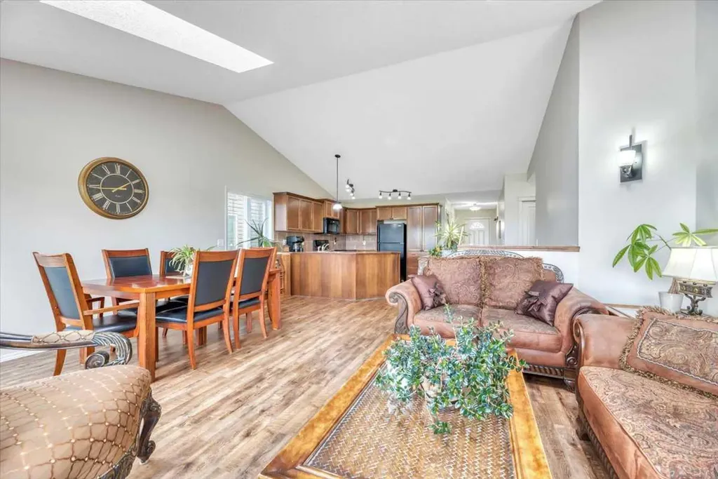 531 Country Meadows Way Diamond Valley AB T0L2A0
