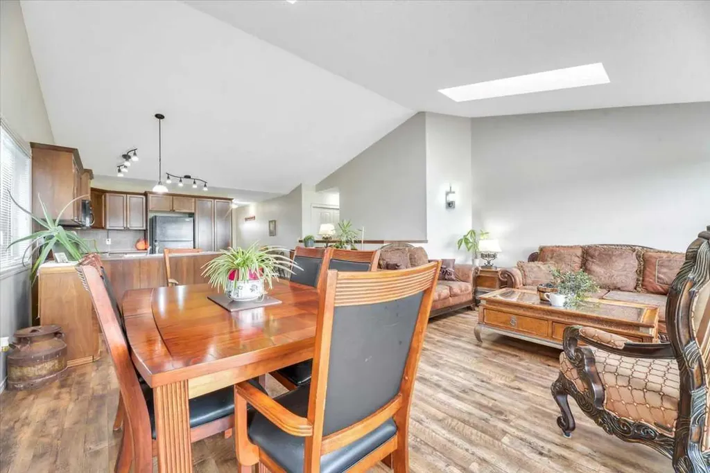 531 Country Meadows Way Diamond Valley AB T0L2A0