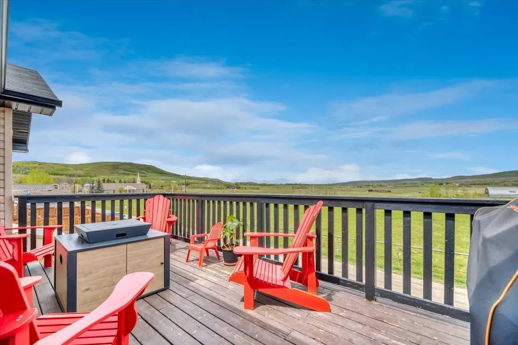 531 Country Meadows Way Diamond Valley AB T0L2A0