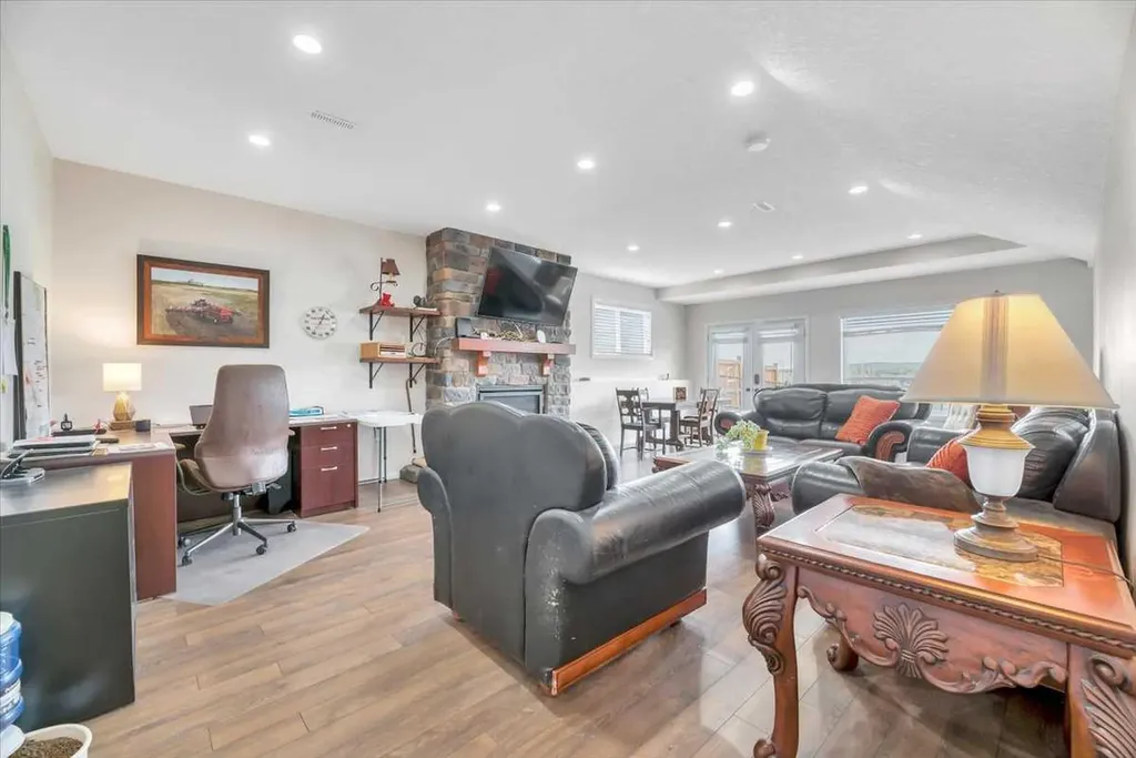 531 Country Meadows Way Diamond Valley AB T0L2A0
