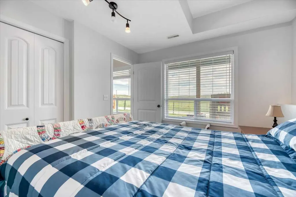 531 Country Meadows Way Diamond Valley AB T0L2A0