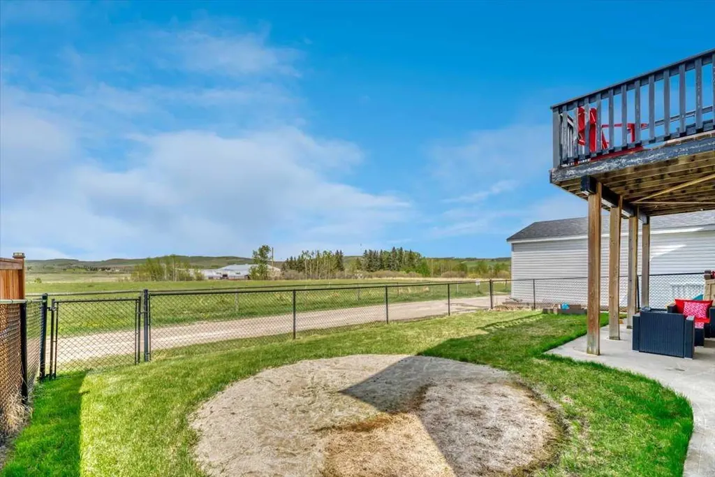 531 Country Meadows Way Diamond Valley AB T0L2A0