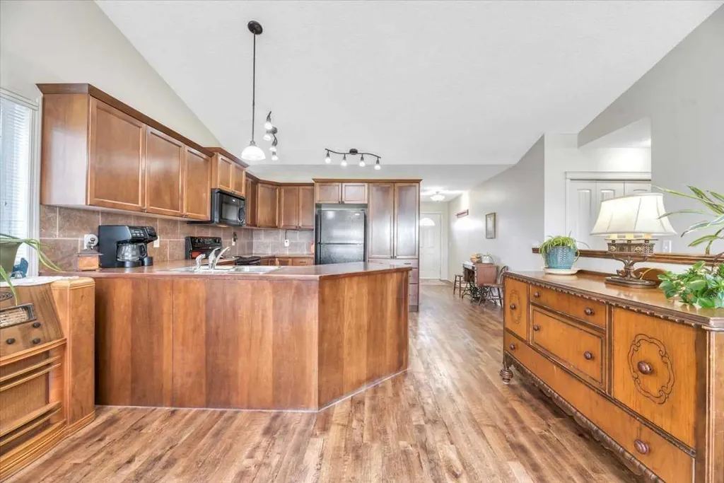 531 Country Meadows Way Diamond Valley AB T0L2A0