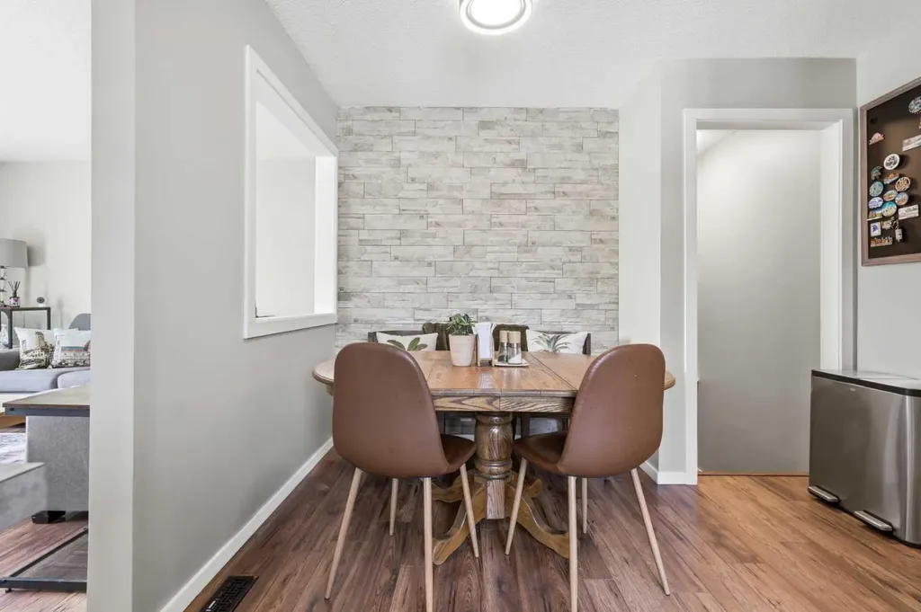 865 Queensland Drive SE Calgary AB T2J 5E4