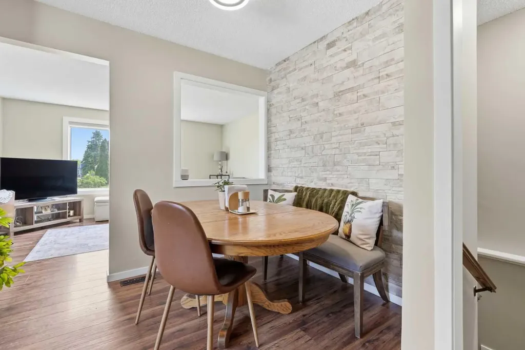 865 Queensland Drive SE Calgary AB T2J 5E4