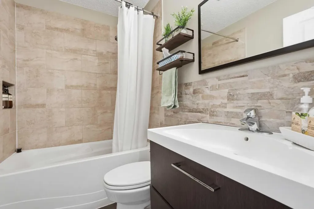 865 Queensland Drive SE Calgary AB T2J 5E4