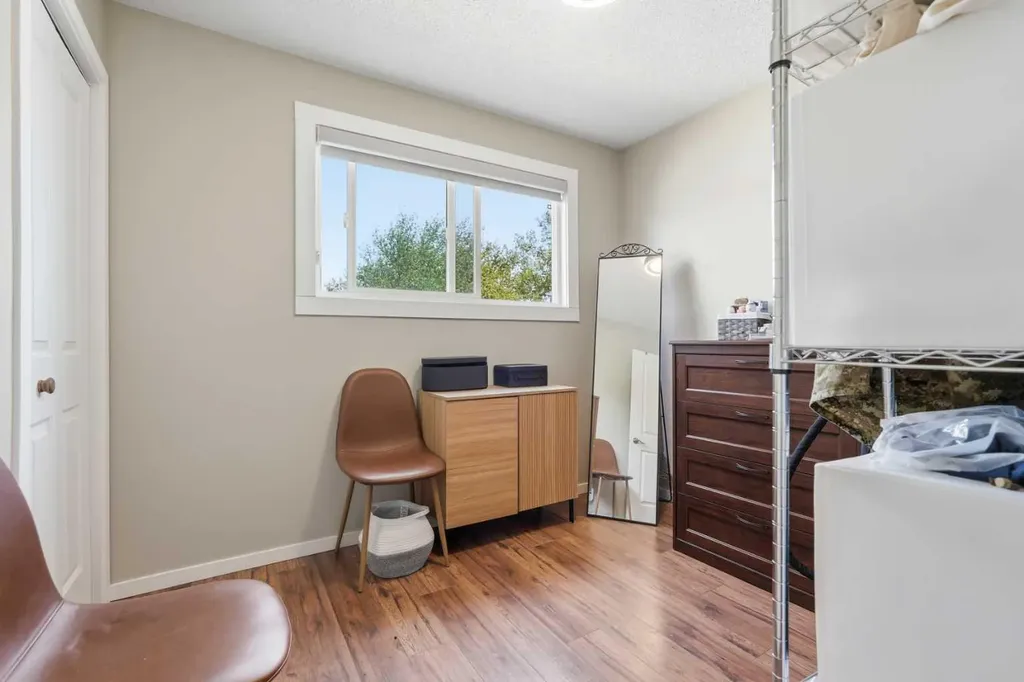 865 Queensland Drive SE Calgary AB T2J 5E4