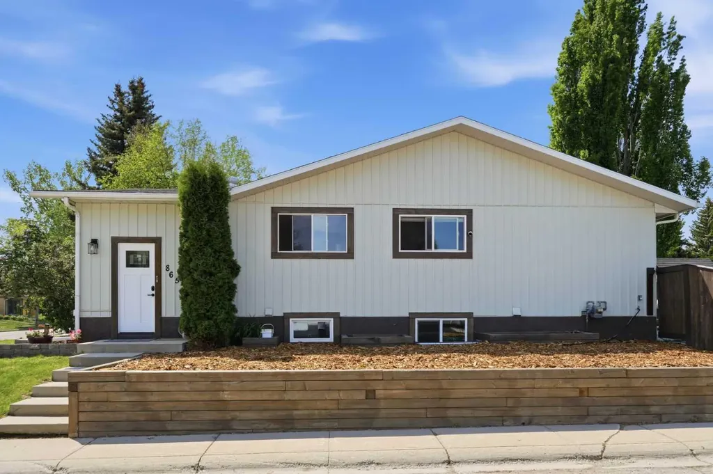 865 Queensland Drive SE Calgary AB T2J 5E4