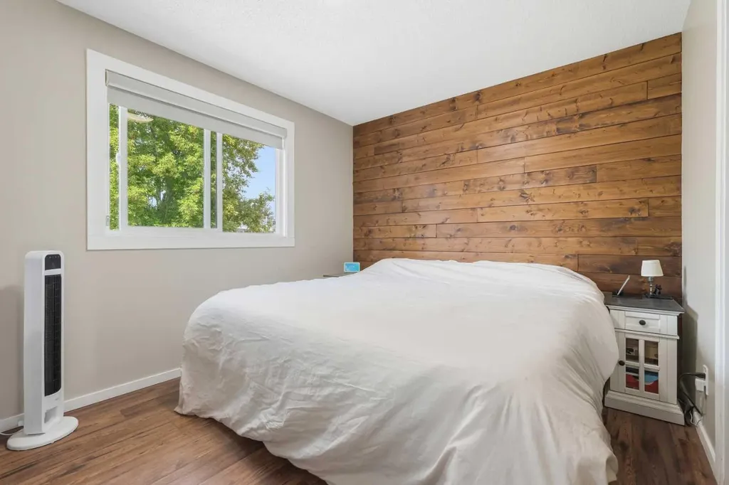 865 Queensland Drive SE Calgary AB T2J 5E4