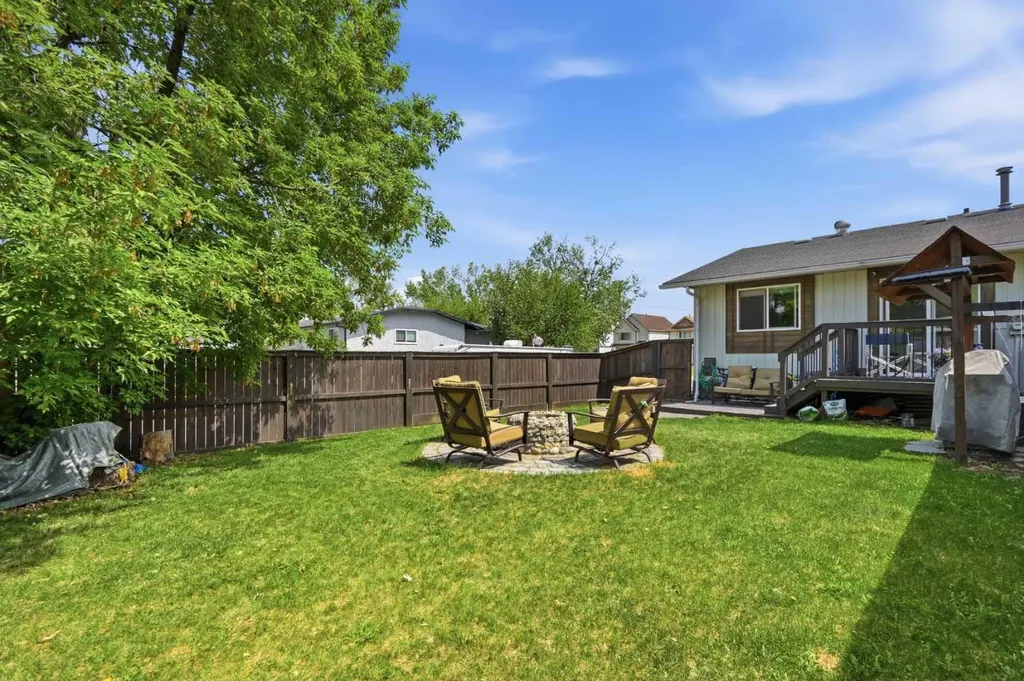 865 Queensland Drive SE Calgary AB T2J 5E4